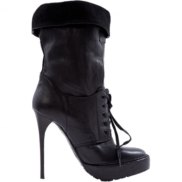 Burberry Elegant Black Women´s High Heel Boots